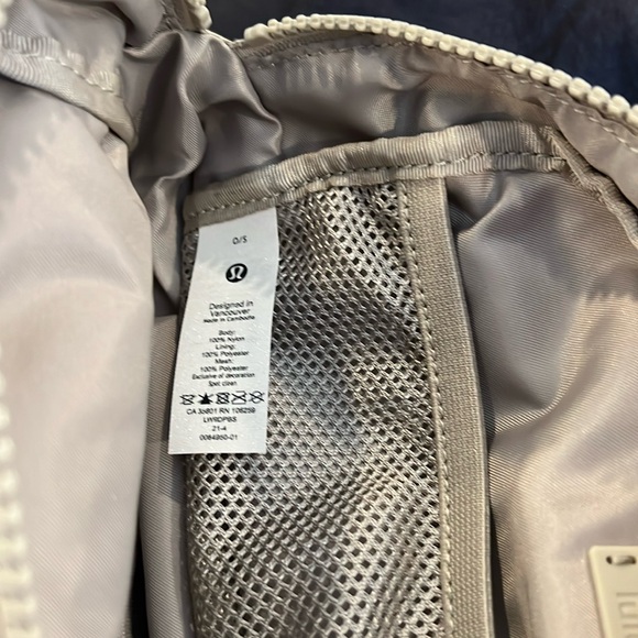 Lululemon Double Zip Pouch - Large 2L - Picture 4 of 4